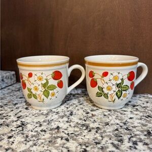 Vintage Sheffield Strawberries ‘n Cream Stonewear Mugs -‎ Set of 2 Grannycore